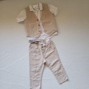 H&M Toddler Boy Set Beige Vest and Pants.. Size 18 Months